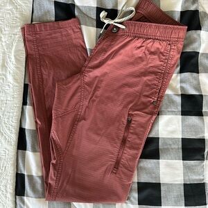 Mens Small Ripstop pant from Vuori - Like new condition.
